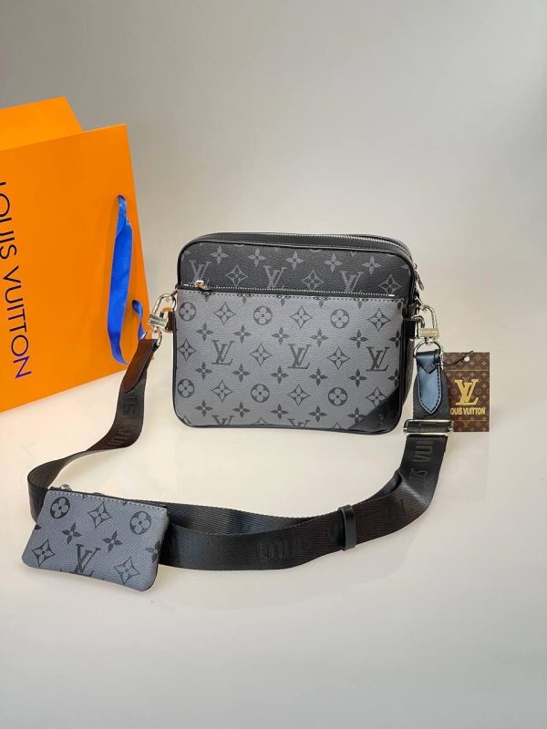 Trio Messenger Damier Graphite Canvas Black Handbag - Image 3
