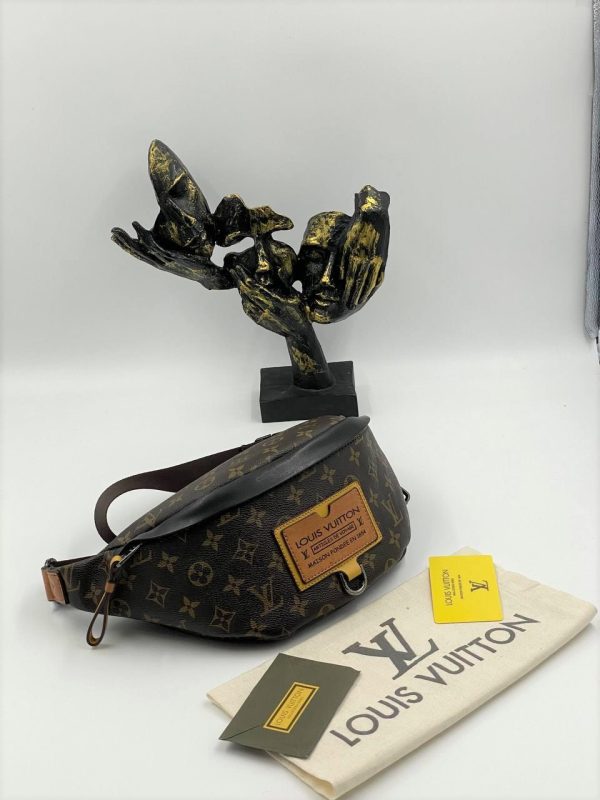 Louis Vuitton Discovery Bumbag Gaston labels For Men - Image 3