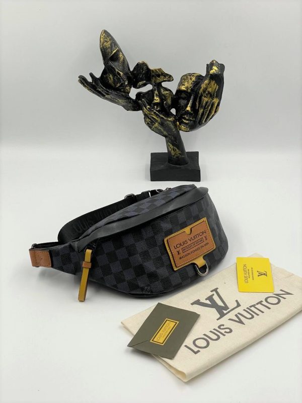 Louis Vuitton Discovery Bumbag Gaston labels For Men - Image 5