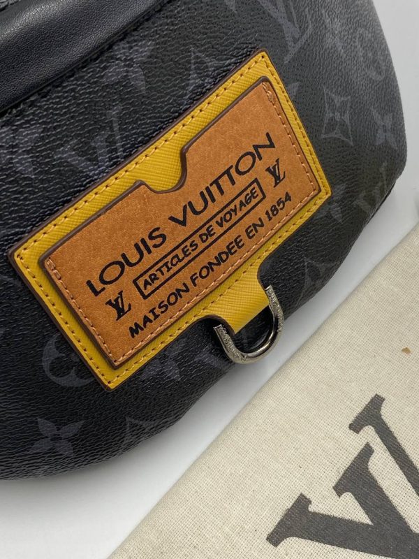 Louis Vuitton Discovery Bumbag Gaston labels For Men - Image 8