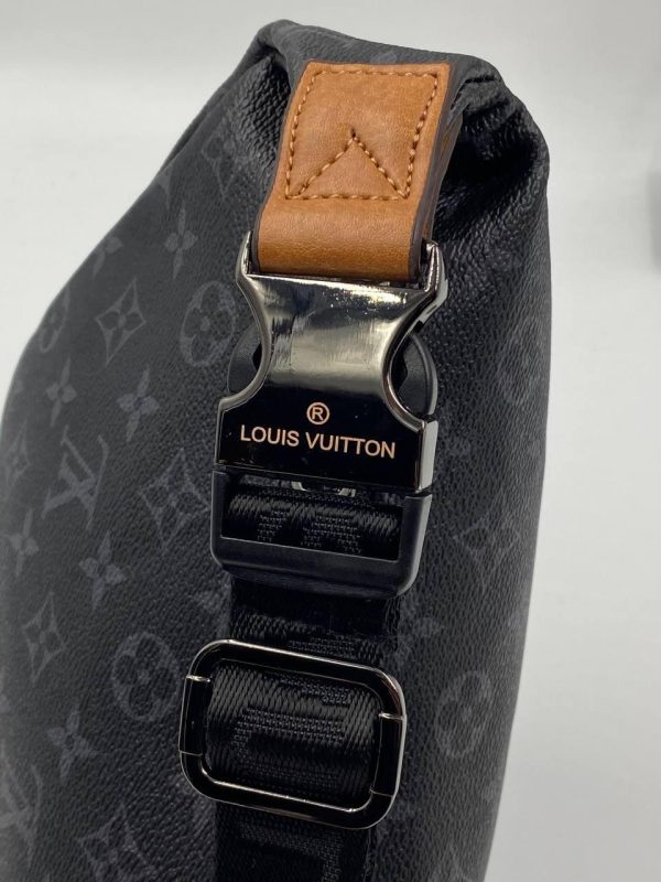 Louis Vuitton Discovery Bumbag Gaston labels For Men - Image 6