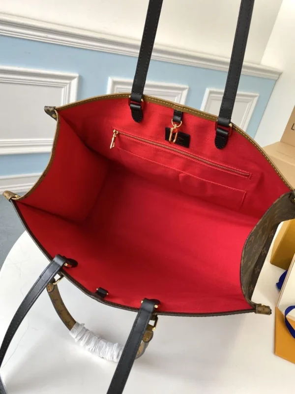 LV OnTheGo GM Tote Bag Brown - Image 4